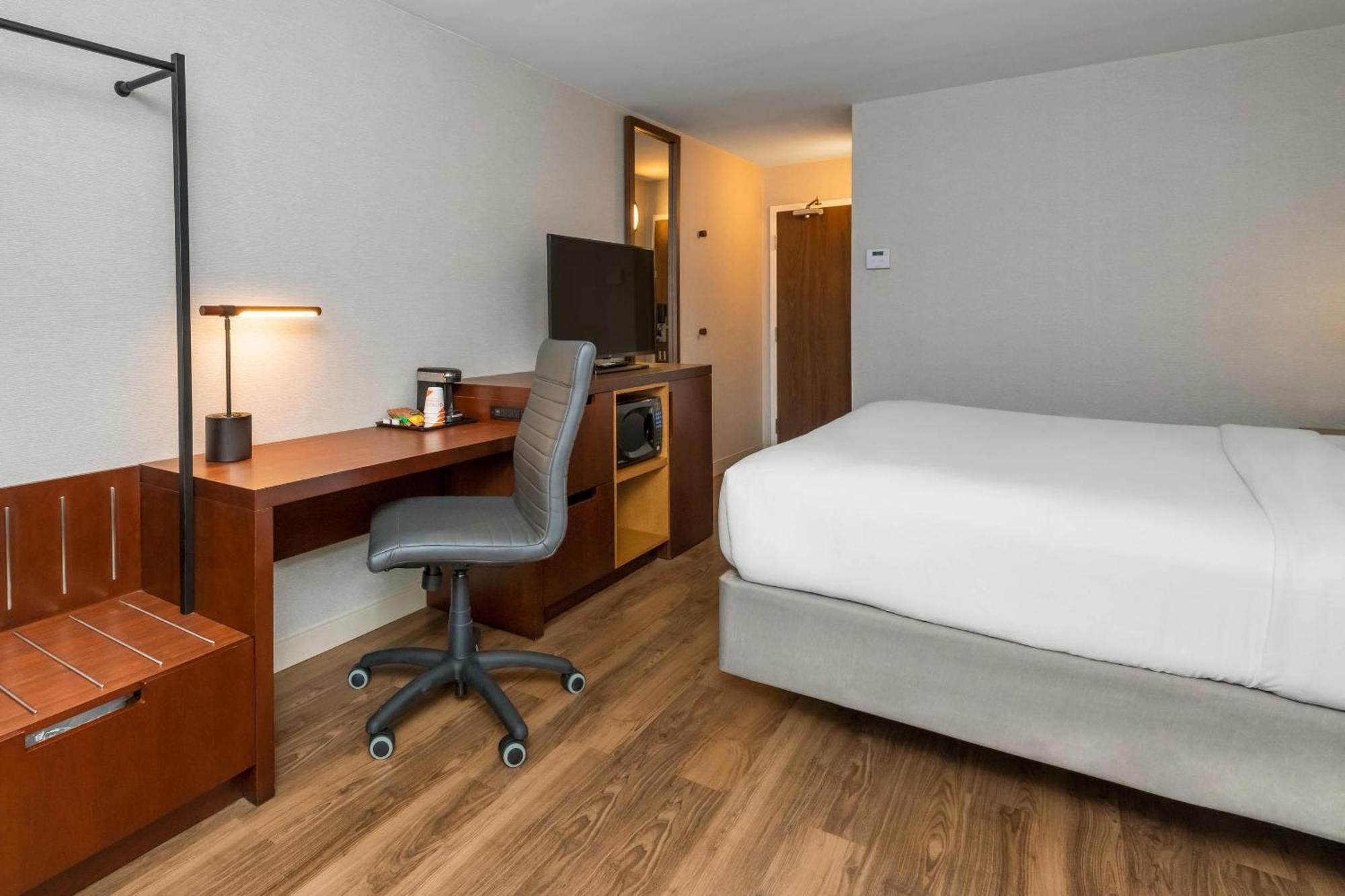 Comfort Inn Оттава Экстерьер фото